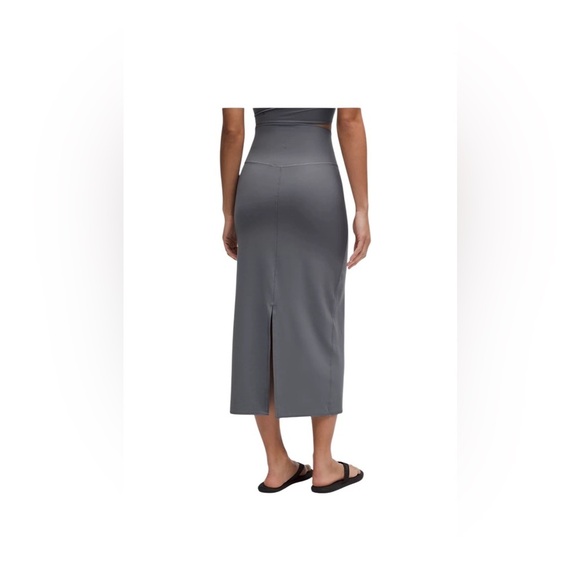 Lululemon Nulu Slim-Fit High-Rise Maxi Skirt Size XS - Picture 2 of 6